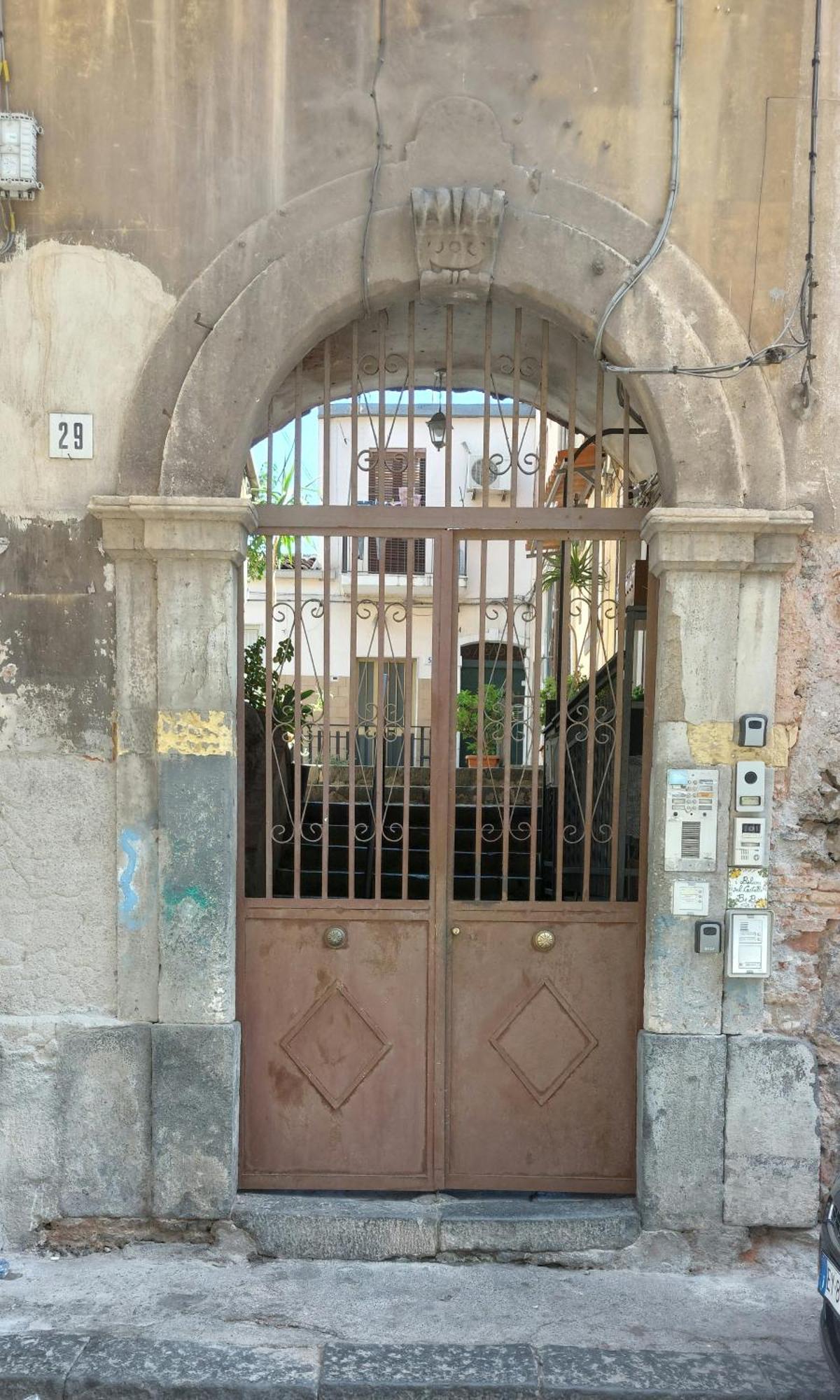Casa Vacanze "Cortile Aquilone" Catania Exterior photo